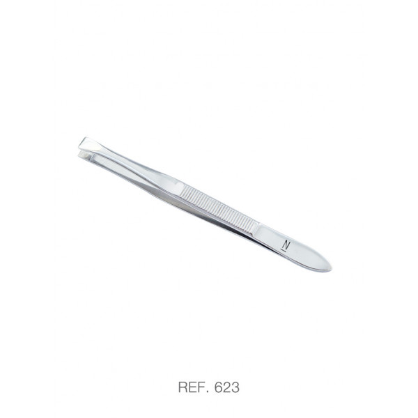 Nailine Broad Tip Tweezer